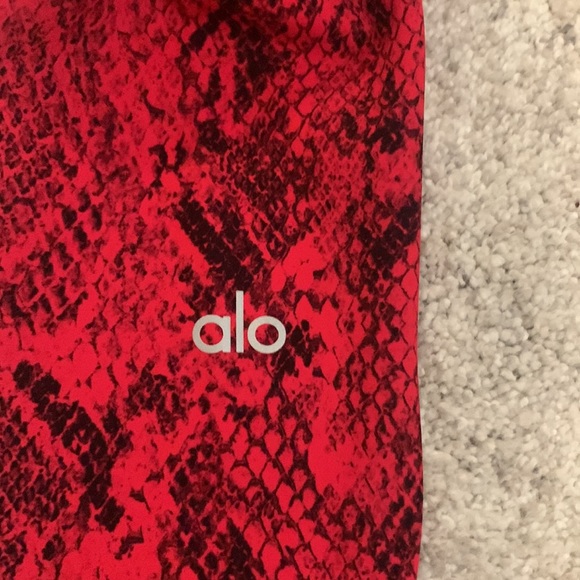 Alo Yoga Leggings - Picture 4 of 5